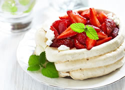 Merengue al horno con frutas