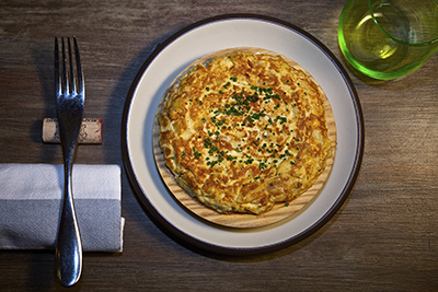 Tortilla de sesos de cordero con kokotxas